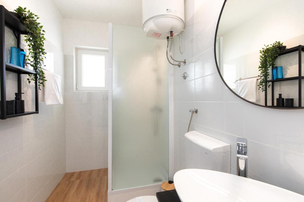 Apartment Dida I Mara Малинска Экстерьер фото