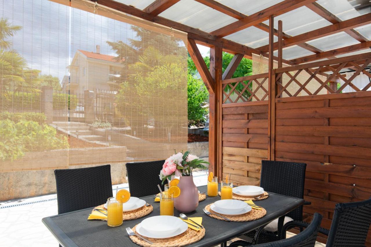 Apartment Dida I Mara Малинска Экстерьер фото